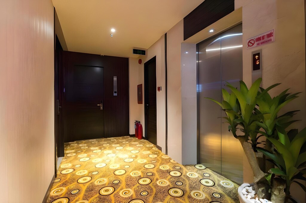 Queen Ann Hotel HCM — Ảnh 10